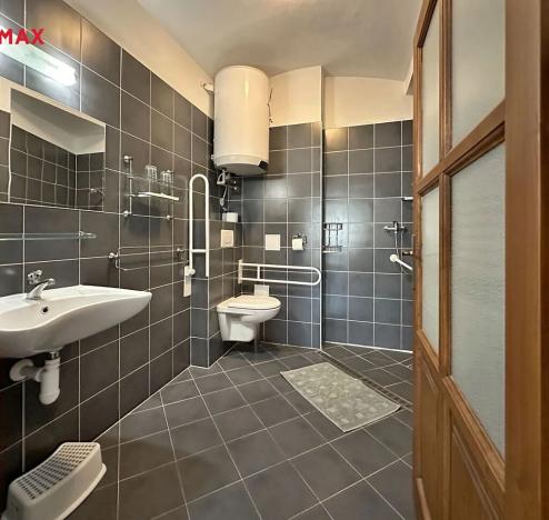 Prodej ubytování, Holetín, 800 m2