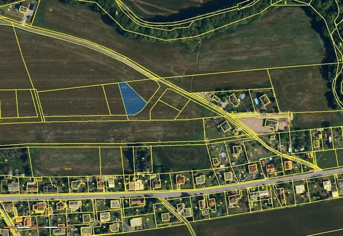 Dražba pole, Staré Město, 1127 m2