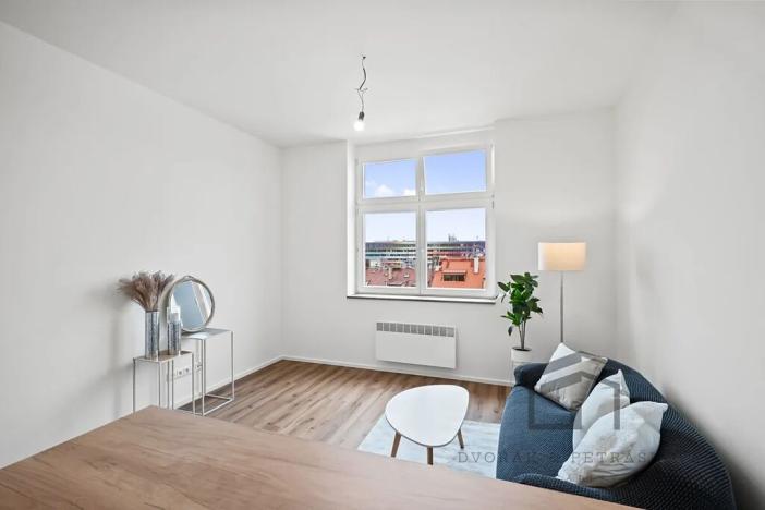 Pronájem bytu 2+kk, Praha - Vršovice, Bulharská, 46 m2