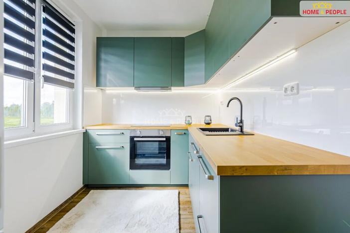 Prodej bytu 3+1, Karlovy Vary, Okružní, 65 m2