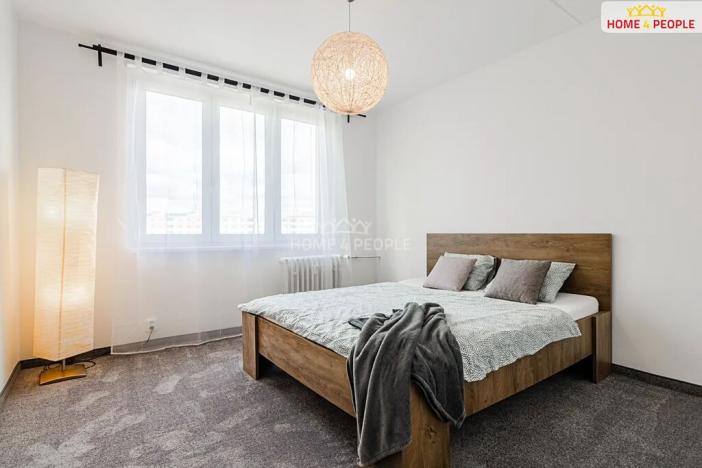 Prodej bytu 3+1, Karlovy Vary, Okružní, 65 m2