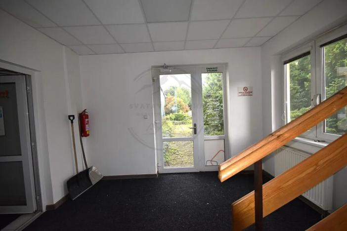 Pronájem výrobních prostor, Česká Ves, Polská, 2190 m2