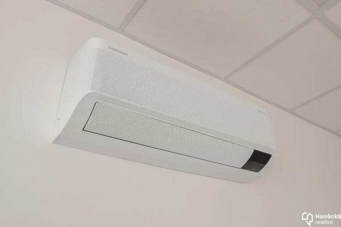 Pronájem kanceláře, Olomouc, Na zákopě, 43 m2