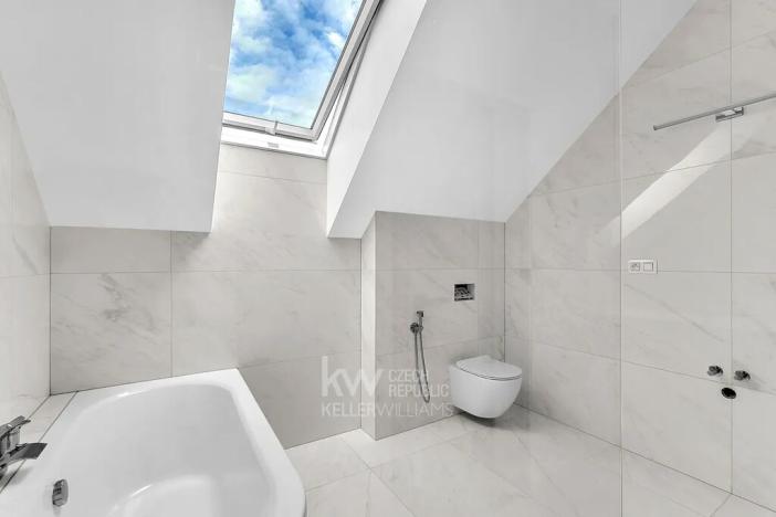 Prodej rodinného domu, Vykáň, 214 m2