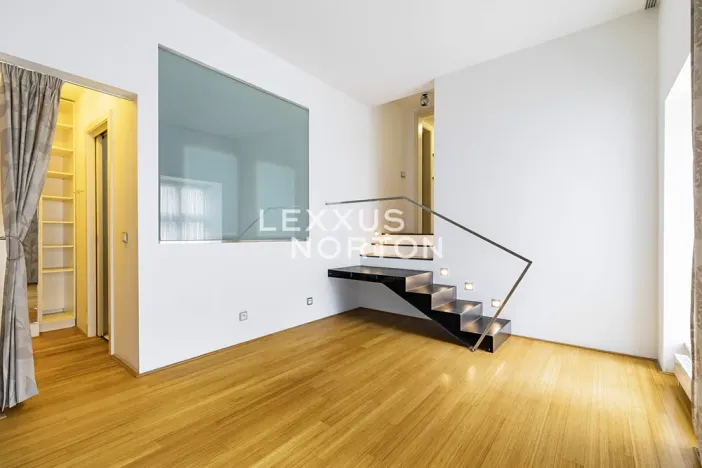 Pronájem bytu 4+kk, Praha - Nové Město, Senovážné náměstí, 135 m2