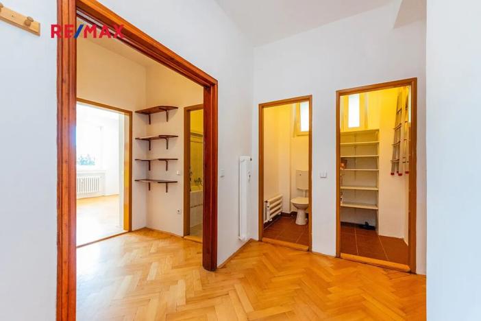 Pronájem bytu 2+1, Praha - Střešovice, Na Petynce, 63 m2