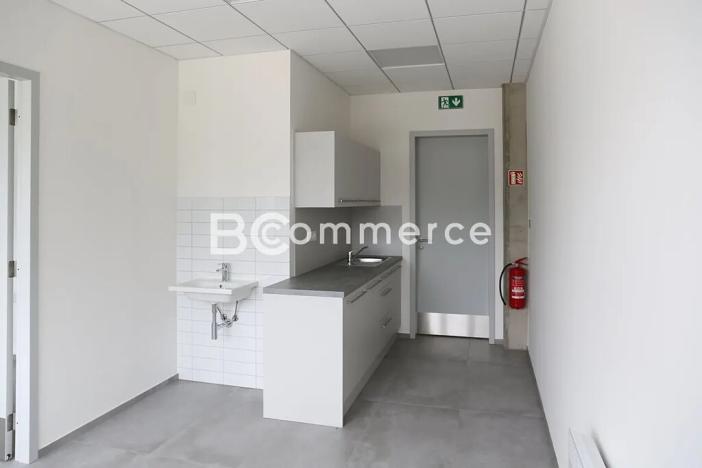 Pronájem skladu, Hrušovany u Brna, Vodní, 2988 m2