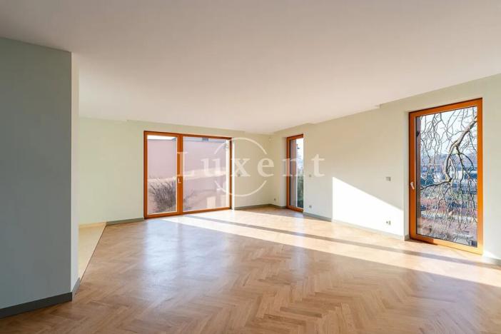 Prodej bytu 4+kk, Praha - Suchdol, Pod rybníčkem, 283 m2