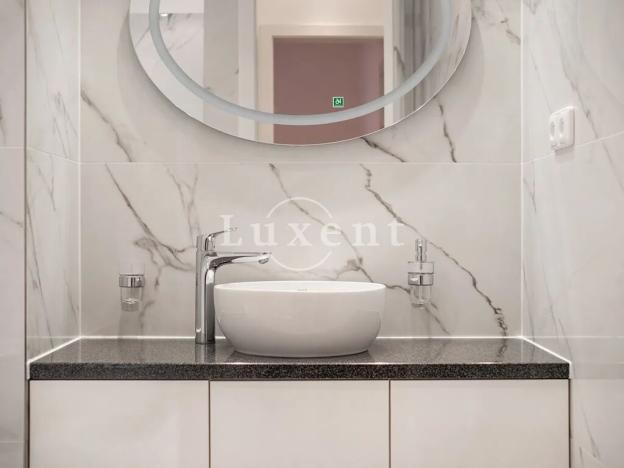 Pronájem bytu 6+kk a větší, Praha - Nové Město, Rašínovo nábřeží, 200 m2