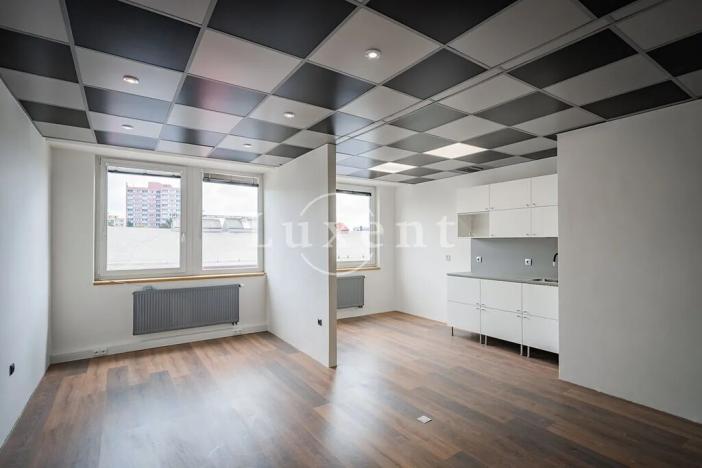 Pronájem kanceláře, Praha - Strašnice, Průběžná, 346 m2