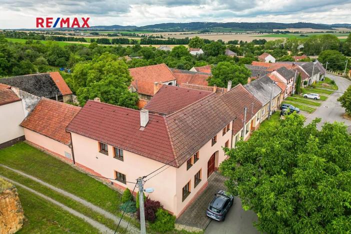 Prodej rodinného domu, Uhřice, 380 m2