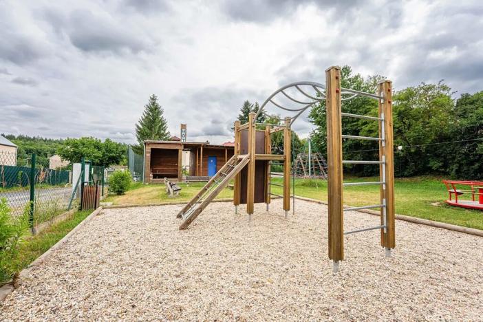 Prodej komerční nemovitosti, Kamenice, Safírová, 800 m2