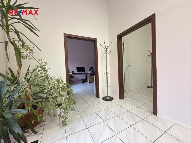 Pronájem obchodního prostoru, Blatná, Nad Lomnicí, 110 m2