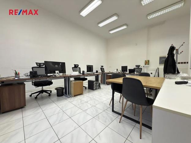 Pronájem kanceláře, Blatná, Nad Lomnicí, 110 m2