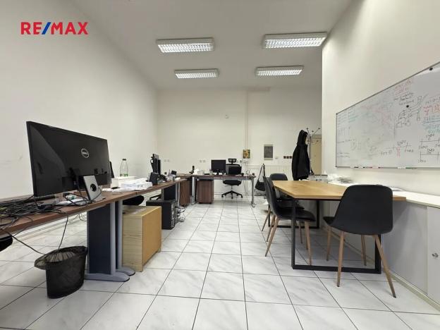 Pronájem kanceláře, Blatná, Nad Lomnicí, 110 m2