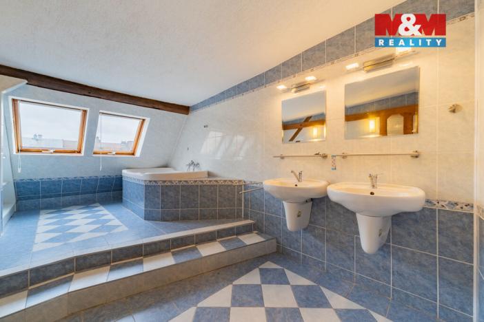 Prodej bytu 3+1, Cheb, Karlova, 140 m2