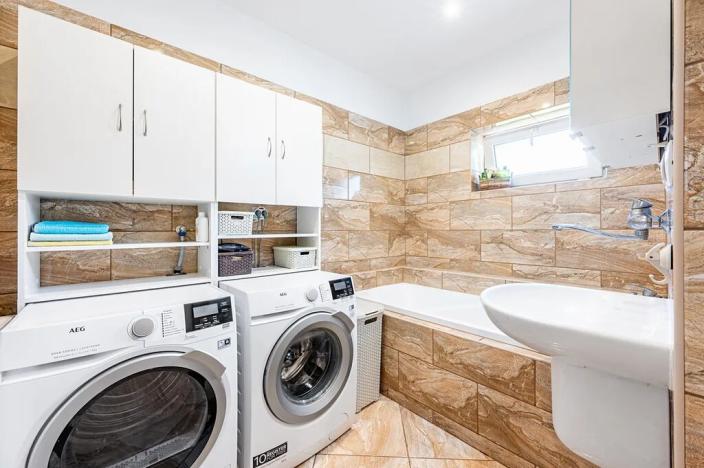 Prodej vícegeneračního domu, Jenštejn, 200 m2