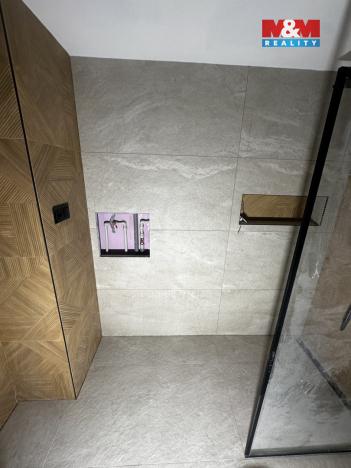 Prodej bytu 3+kk, Dvory, 95 m2