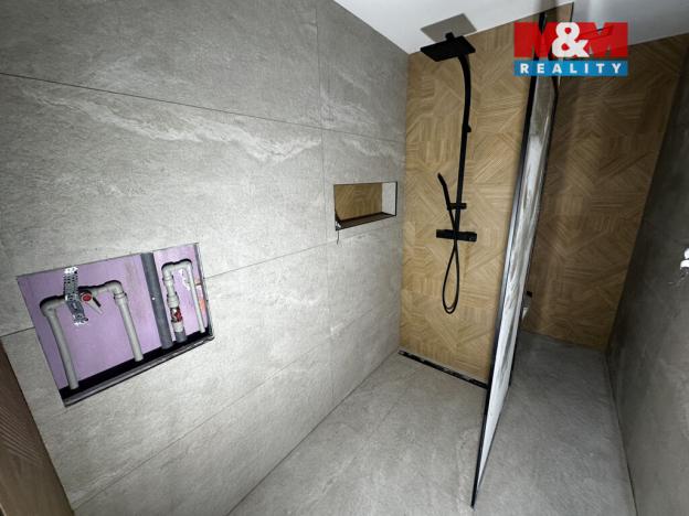 Prodej bytu 3+kk, Dvory, 95 m2