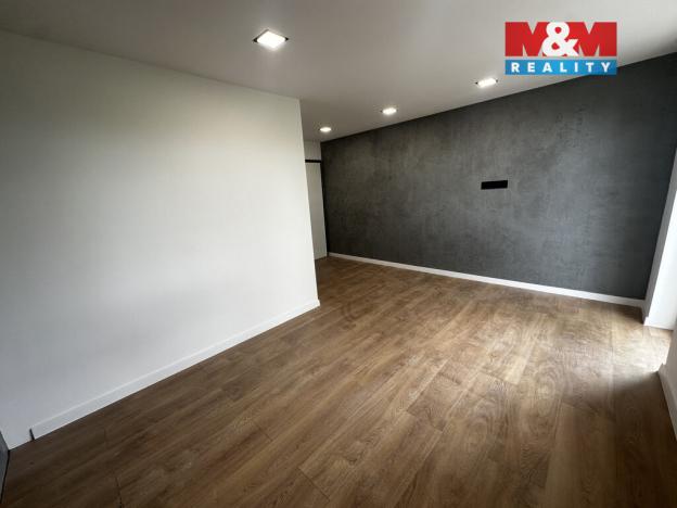 Prodej bytu 3+kk, Dvory, 95 m2