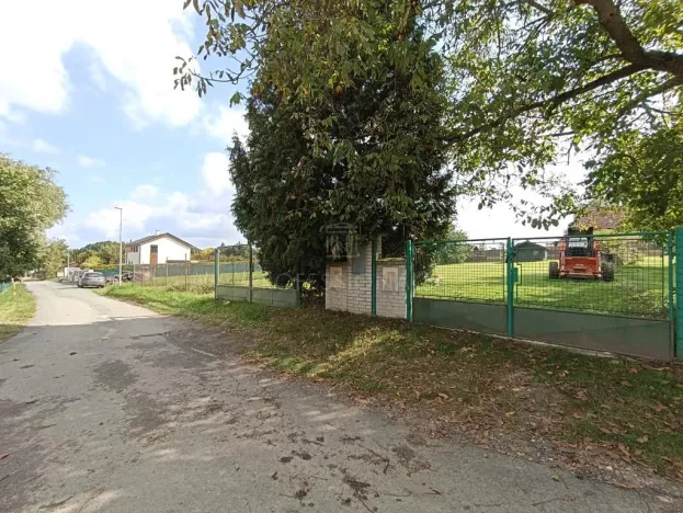 Prodej komerčního pozemku, Radějovice, 1016 m2