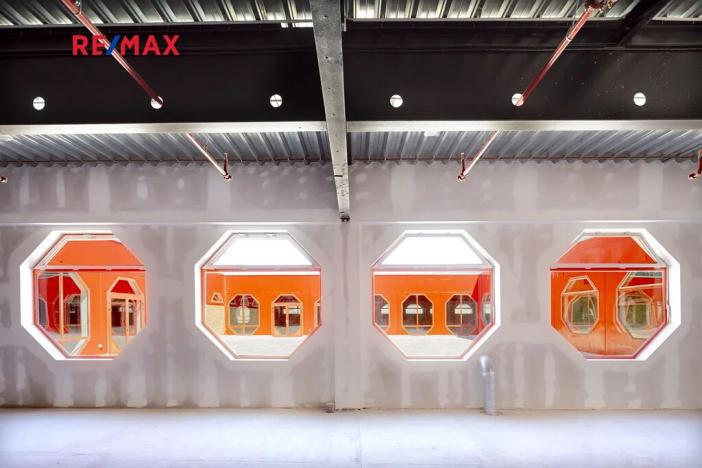 Pronájem kanceláře, Pardubice, Masarykovo náměstí, 2000 m2