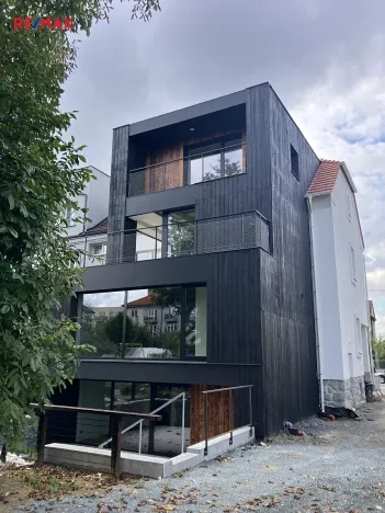 Pronájem atypického bytu, Plzeň, Slovanská, 73 m2