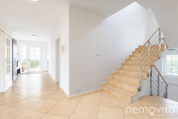 Prodej rodinného domu, Křížkový Újezdec, 412 m2