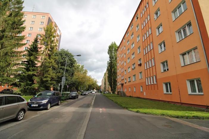 Prodej bytu 3+1, Karlovy Vary, Krymská, 68 m2