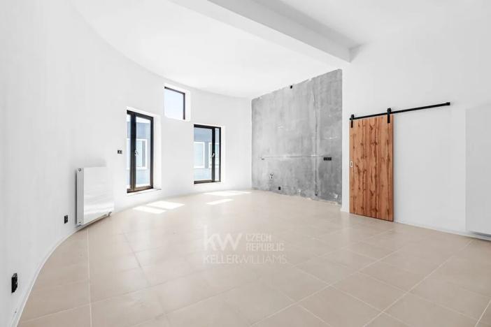 Pronájem kanceláře, Tábor, Berlínská, 1073 m2