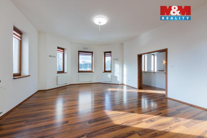 Prodej rodinného domu, Nová Role - Mezirolí, 376 m2