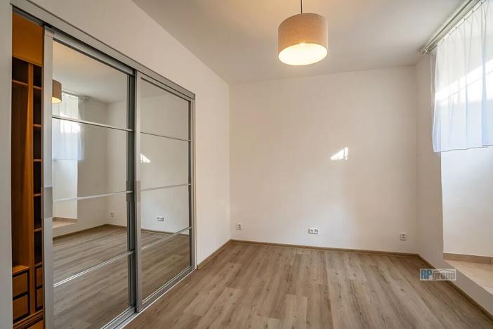 Pronájem bytu 2+kk, Praha - Žižkov, Štítného, 64 m2