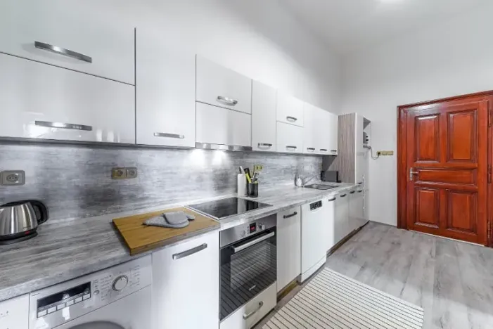 Pronájem bytu 2+1, Praha, Janáčkovo nábřeží, 72 m2