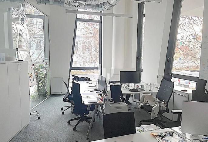 Pronájem kanceláře, Praha - Karlín, Karolinská, 551 m2