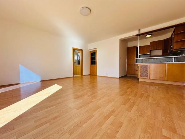 Prodej bytu 2+kk, Praha, Spořická, 56 m2