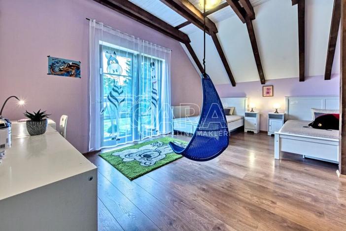 Prodej rodinného domu, Vrchlabí, 429 m2