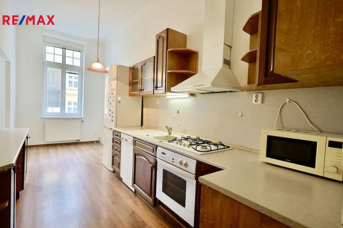 Prodej činžovního domu, Ostrava - Moravská Ostrava, Nádražní, 1800 m2