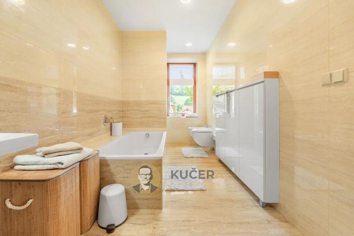 Prodej rodinného domu, Lichnov, 672 m2