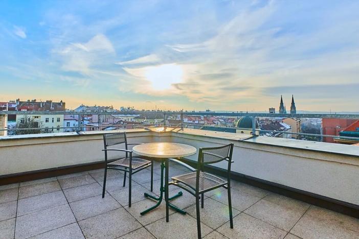 Pronájem kanceláře, Praha, 450 m2