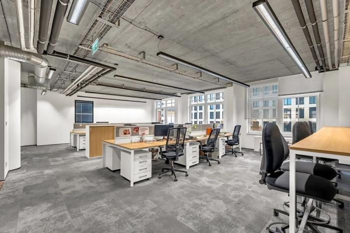 Pronájem kanceláře, Praha, 1330 m2