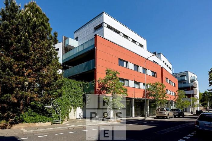 Prodej bytu 3+kk, Praha - Dejvice, Kolejní, 112 m2