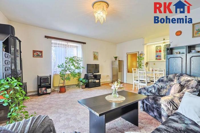 Prodej vícegeneračního domu, Chrášťany, 218 m2