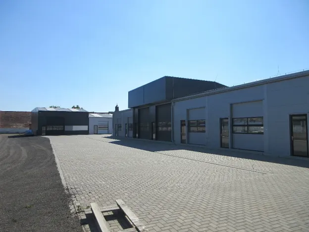 Pronájem skladu, Cvrčovice, 750 m2