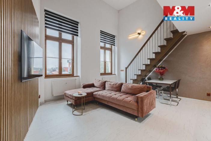 Prodej bytu 2+kk, Klatovy - Klatovy III, Husovo náměstí, 78 m2