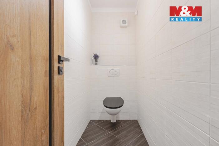 Prodej bytu 2+kk, Klatovy - Klatovy III, Husovo náměstí, 78 m2