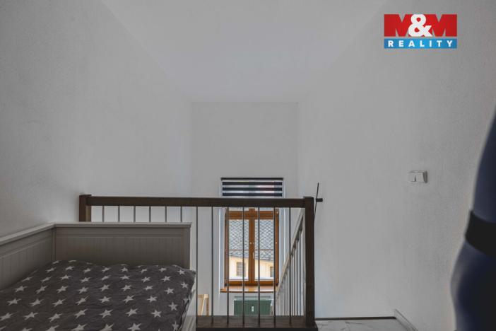 Prodej bytu 2+kk, Klatovy - Klatovy III, Husovo náměstí, 78 m2