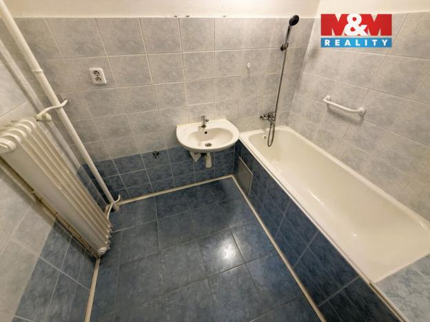 Pronájem atypického bytu, Jablonec nad Nisou - Jablonecké Paseky, Pasecké náměstí, 72 m2