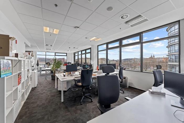 Pronájem kanceláře, Praha - Holešovice, U garáží, 436 m2