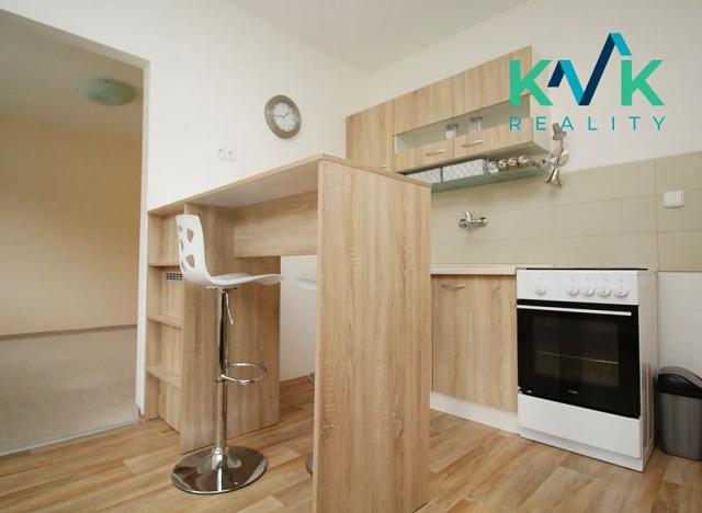 Prodej bytu 1+1, Loket, Sportovní, 36 m2