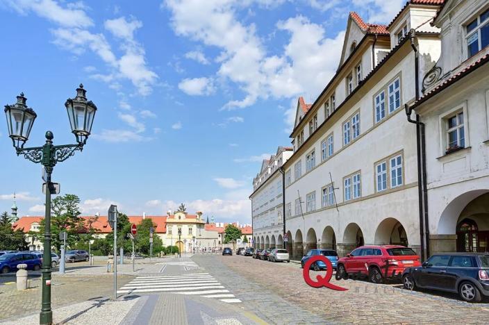 Pronájem kanceláře, Praha - Hradčany, Loretánské náměstí, 26 m2